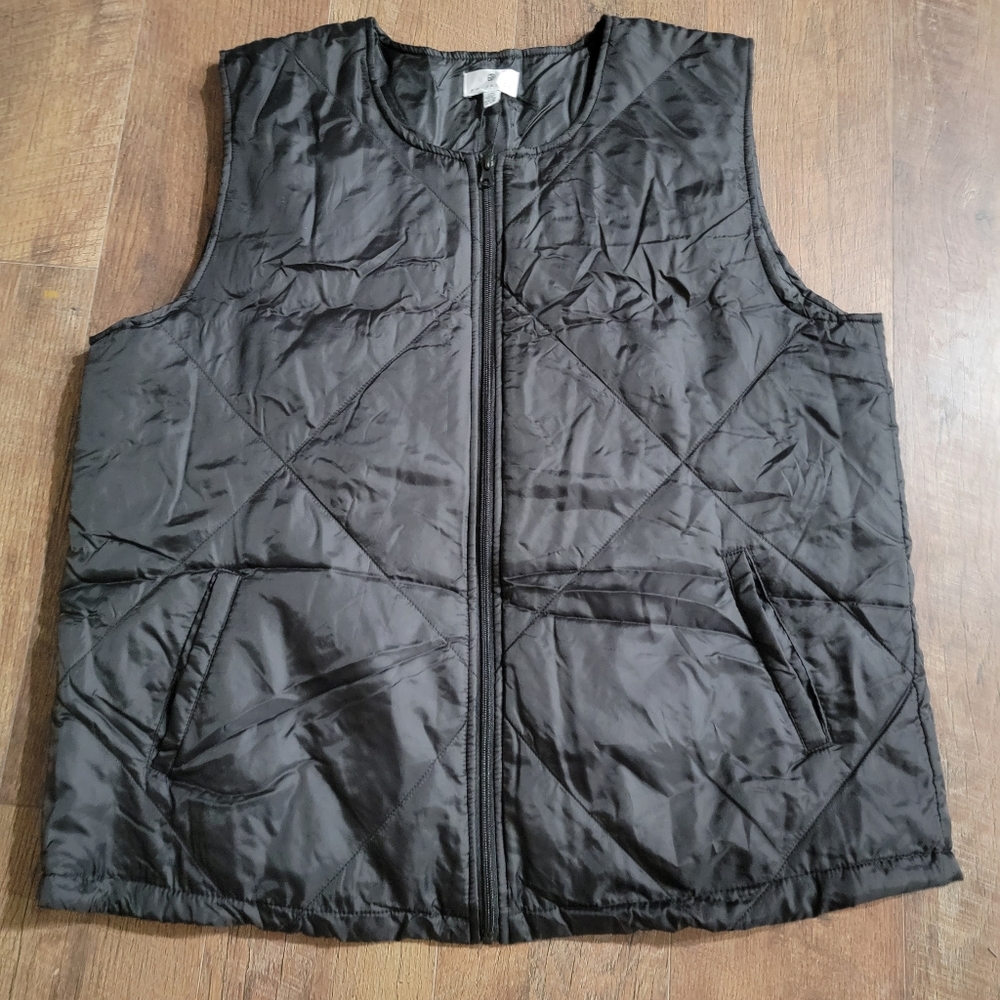 NWT Socialite Mae Black Puffer Vest L/XL